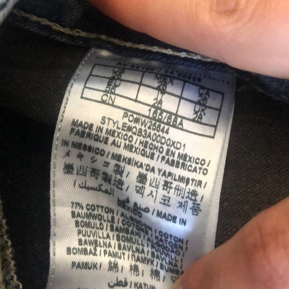 Guess Jeans - Picture 2 of 3